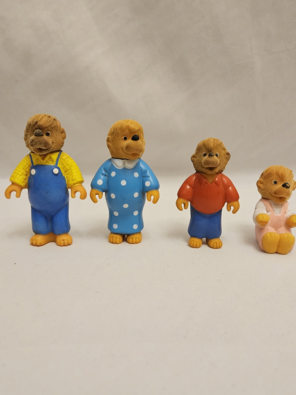 Vintage 1986 Berenstain Bear Lot Set of 4 PVC Figure Papa Mama Brother Sister